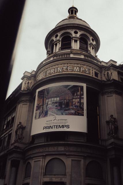 Noël en papier au Printemps Hausmann