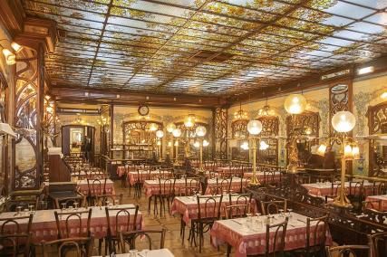 Christmas 2025 Approaches: Discover Parisian Bouillons for Festive Dining!