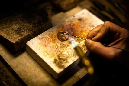 Hamady gaye, a renowned master jewerly designer a few steps away from Hotel Fabric