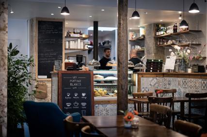 Les Matins Blancs, un café restaurant à deux pas de l'hôtel FABRIC